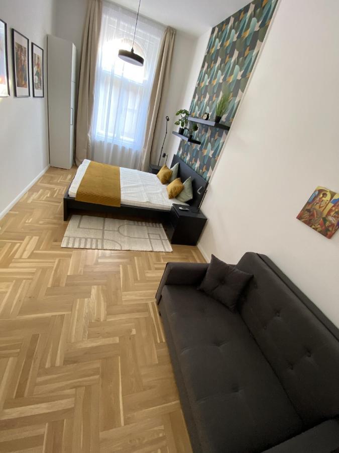 Apartment Birdie 3-bdr Budapest